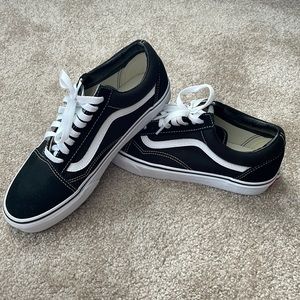 Vans Unisex Old Skool Lace Up Sneakers - Men 8.5 / Women 10